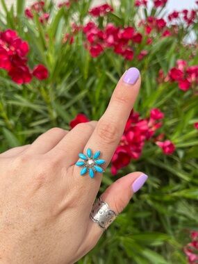 ZUNI- Turquoise Flower Cluster Ring - Women Jewelry size 8